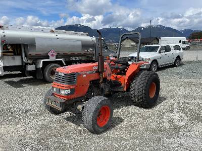 Kubota M4700 4WD Utility Tractor (Inoperable)