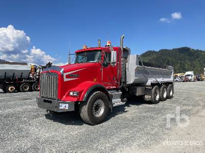 2007 Kenworth T800B 8x6 Tri/A Dump Truck