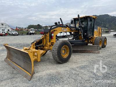 2015 John Deere 772G AWD Motor Grader