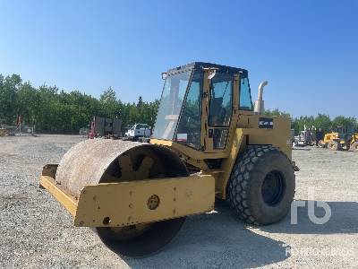 1990 Cat CS-563 Smooth Drum Compactor