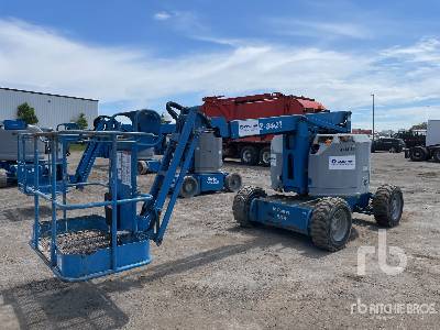 2014 Genie Z34/22 IC 4WD Diesel Articulating Boom Lift