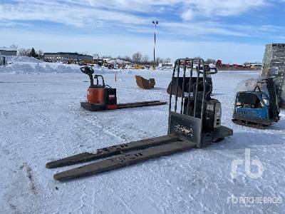 2014 Crown PE4500-80 3630 lb Electric Stacker (Inoperable)