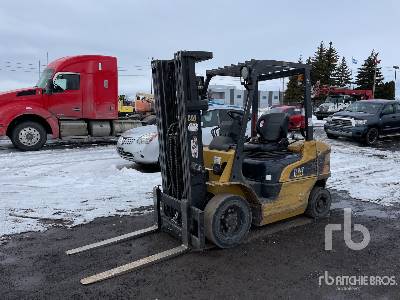 2011 Cat 2P5000 5000 lb Cushion Tire Forklift