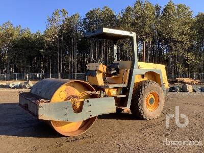 Bomag BW213D-2 Smooth Drum Compactor