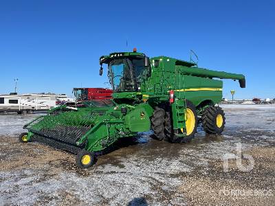 2013 John Deere S680S Combine Harvester
