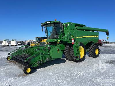 2012 John Deere S690 Combine Harvester