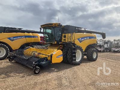 2018 New Holland CX8.80 Combine Harvester