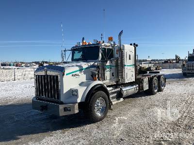 2004 Kenworth T800B 6x4 Sleeper Winch Truck