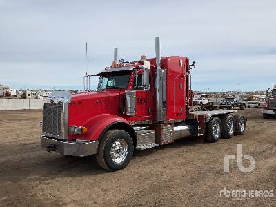 2011 Peterbilt 367 8x6 Sleeper Winch Truck