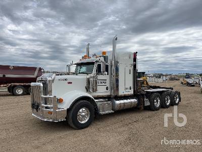 2014 Peterbilt 367 8x6 Sleeper Winch Truck