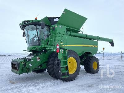 2017 John Deere S690 Combine Harvester