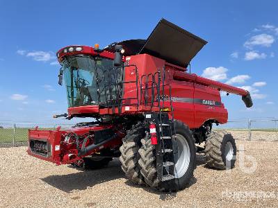 Case IH 8120 Combine Harvester