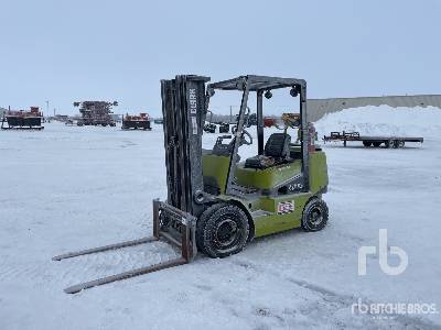 Clark CGP25 LPG Pneumatic Tire Forklift (Inoperable)