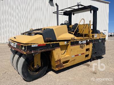 2004 Cat PS300C 7 Wheel Pneumatic Roller