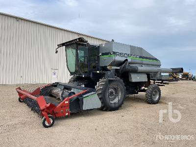 Gleaner R62 Combine Harvester