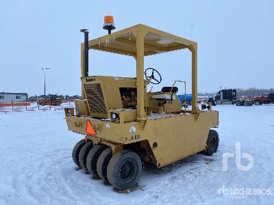 1974 Ferguson SP1118 11 Wheel Pneumatic Roller