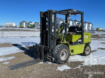1992 Clark GPX50 9750 lb LPG Pneumatic Tire Forklift