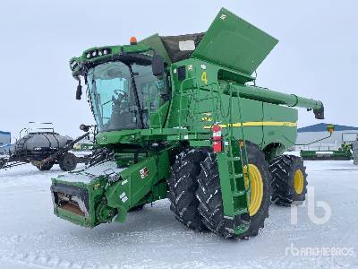 2013 John Deere S680 Combine Harvester