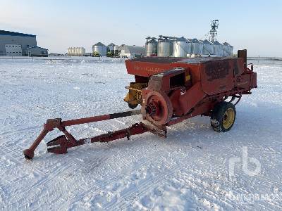1971 New Holland Hayliner 276 Square Baler