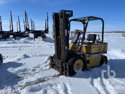 1986 Cat V50D 2500 kg LPG Pneumatic Tire Forklift (Inoperable)