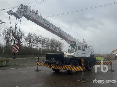 1992 Tadano TR-300E-2-00201 30 ton 4x4x4 Rough Terrain Crane
