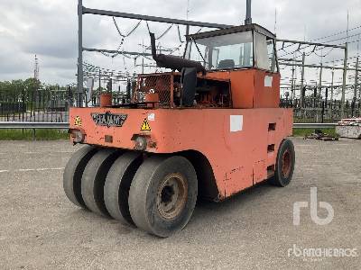 1971 Hamm GRW15 8 Wheel Pneumatic Roller