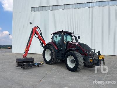 2017 Valtra T214 Direct 4WD Tractor