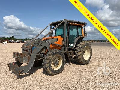 2010 Valtra T131 4x4 Tracteur Agricole 4WD Tractor