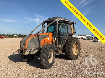 2010 Valtra T131 4x4 Tracteur Agricole 4WD Tractor