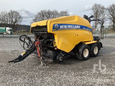 2013 New Holland Rollbaler 135 Ultra Round Baler