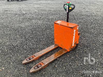 2017 Doosan LEDH20 Electric Pallet Jack