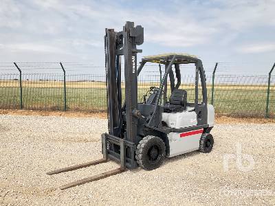 2004 Nissan FD02A25Q Pneumatic Tire Forklift