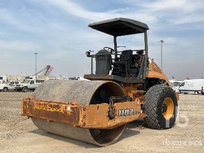 2016 Case 1107E-D Smooth Drum Compactor