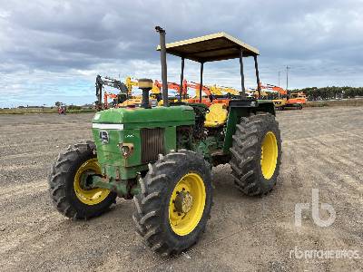 John Deere 1640 4WD Tractor