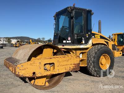 2006 Cat CS-563E Smooth Drum Compactor