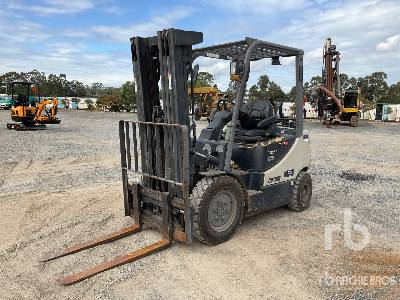 Crown CG25P 2195 kg Pneumatic Tire Forklift