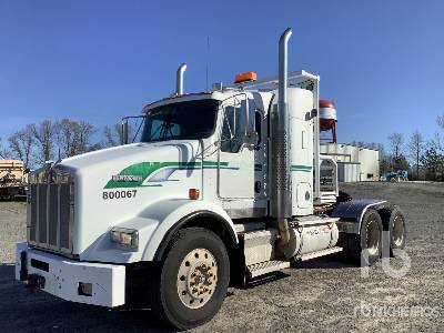 2003 KENWORTH T800 6x4 Sleeper Winch Tractor