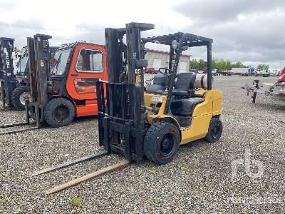 2006 Cat P6000-LP 2450 lb LPG Pneumatic Tire Forklift