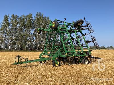 John Deere 610 41 ft Cultivator