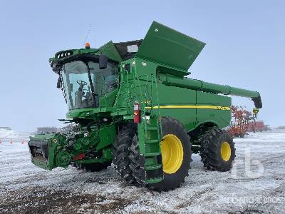 2016 John Deere S680 Combine Harvester
