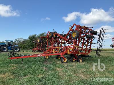 1996 Bourgault 8810 50 ft Cultivator