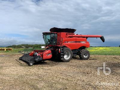 2015 Case IH 8240 Combine Harvester