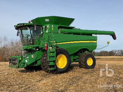 2016 John Deere S690 Combine Harvester