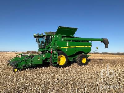 2013 John Deere S670 Combine Harvester