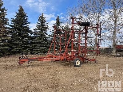 International 55 35 ft Cultivator