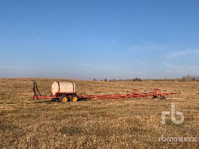 1979 Versatile  580 70 ft Pull-Type Sprayer