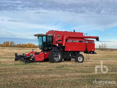 1997 Massey Ferguson 8680 Combine Harvester