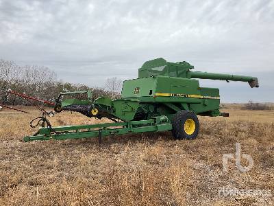 1982 John Deere 7721 Pull Type Combine Harvester