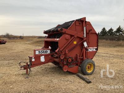 1987 Hesston 5510 Round Baler