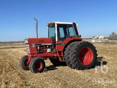 1981 International Farmall 1586 2WD Tractor
